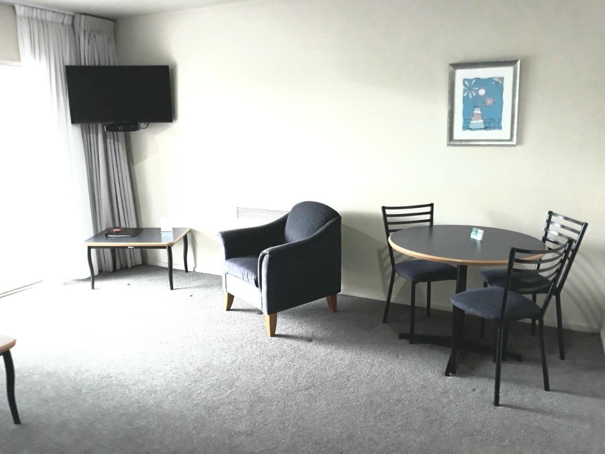 The Suites אשברטון מראה חיצוני תמונה
