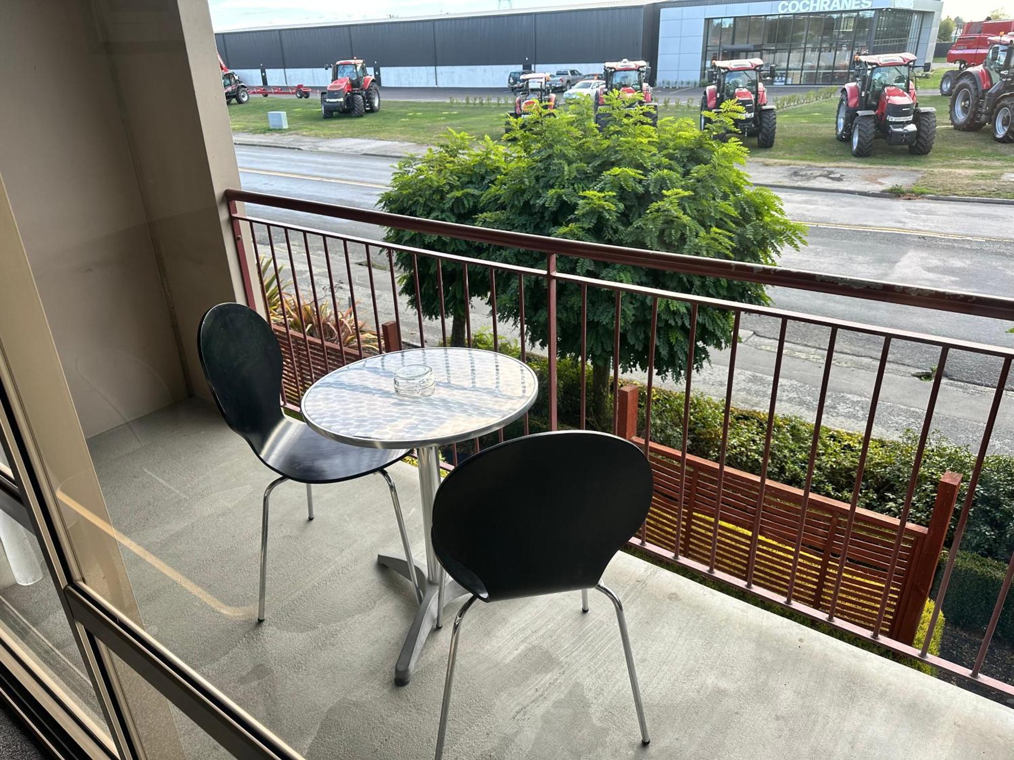 The Suites אשברטון מראה חיצוני תמונה