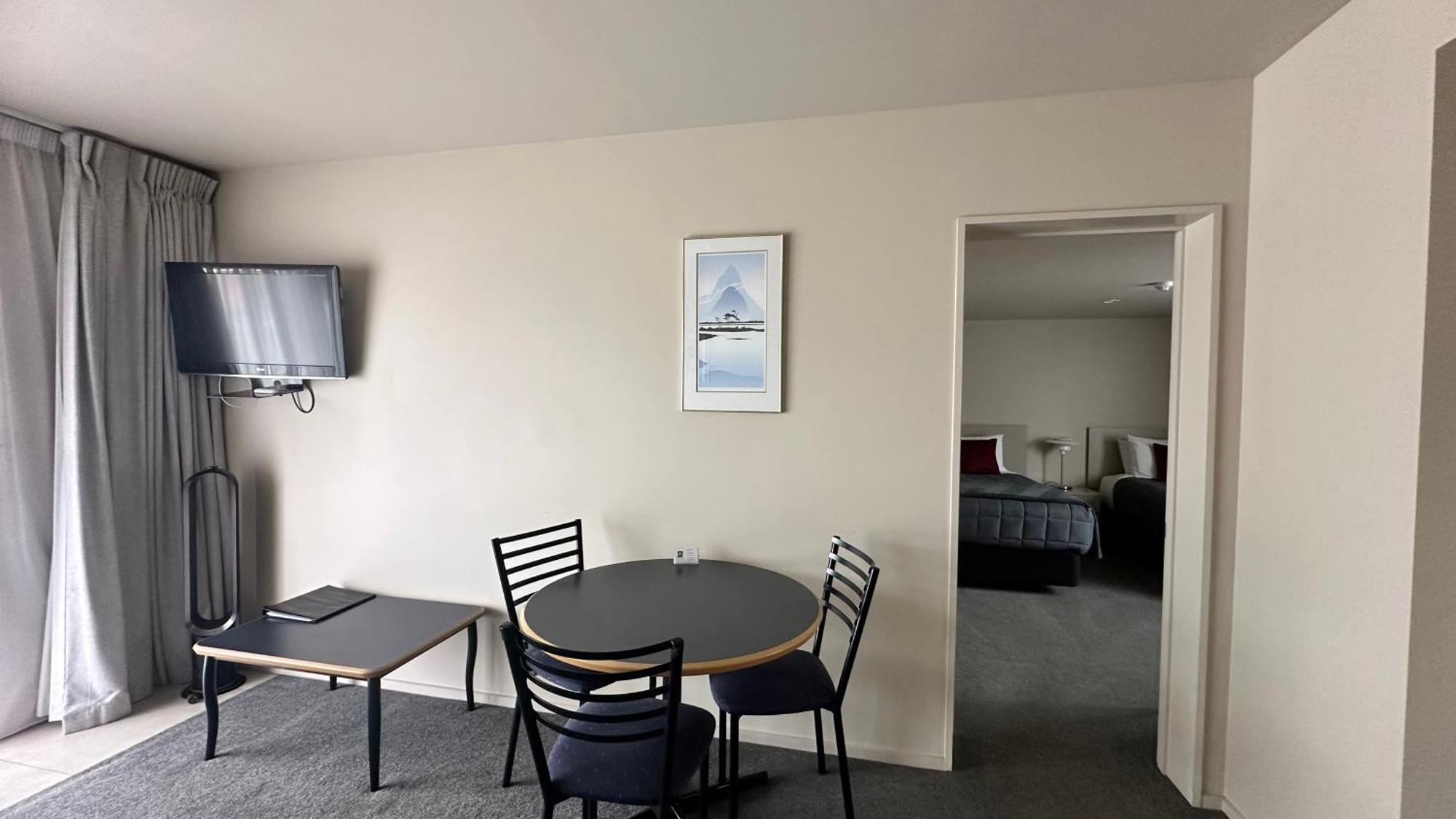 The Suites אשברטון מראה חיצוני תמונה
