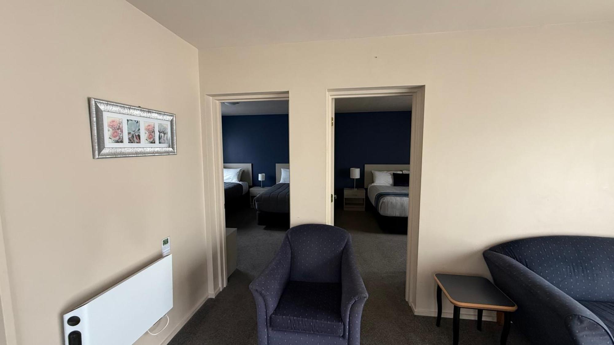 The Suites אשברטון מראה חיצוני תמונה